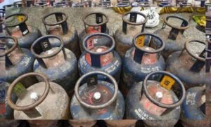 lpg-price-cut:-जुलाई-के-पहले-दिन-बड़ी-राहत,-सस्ता-हुआ-lpg-सिलेंडर,-जानें-आपके-शहर-के-नए-रेट